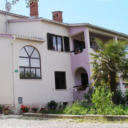 Apartment Ada Pula
